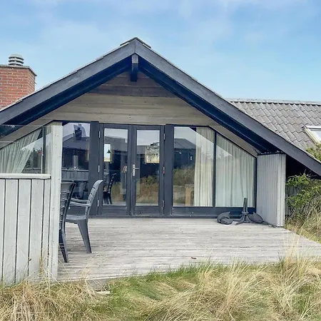 3 Bedroom Amazing In Semesterbostad